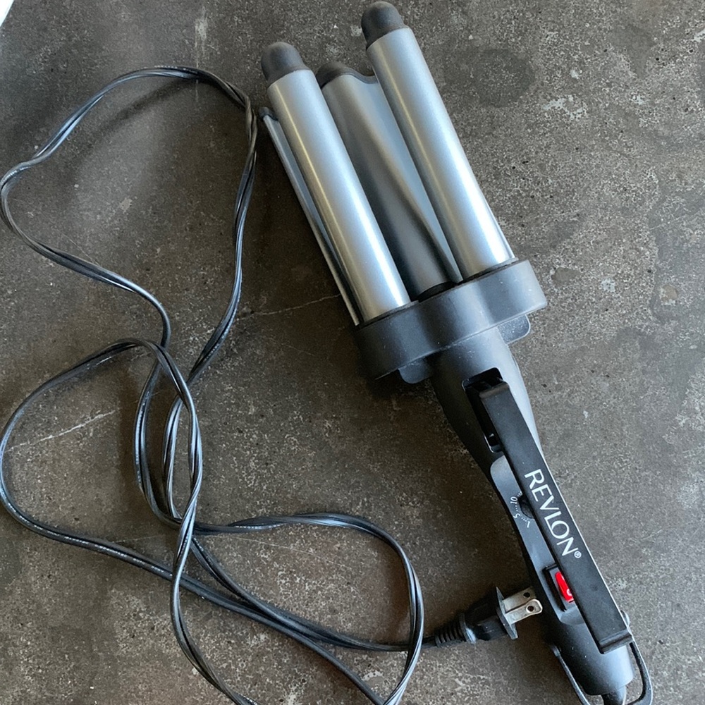 REVLON 3 Barrel Jumbo Hair Waver | Long-Lasting, Natural Looking Waves, (Grey)
